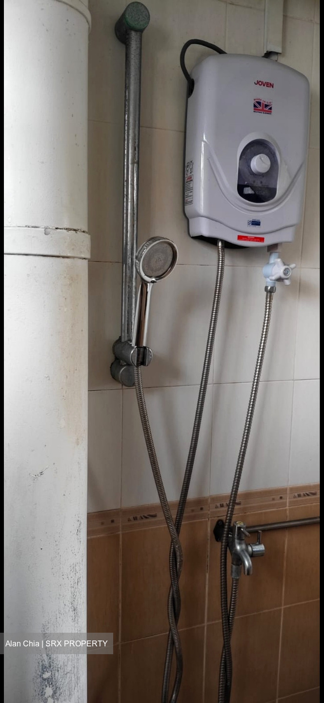 Blk 227 Bukit Batok Central (Bukit Batok), HDB 3 Rooms #576391261